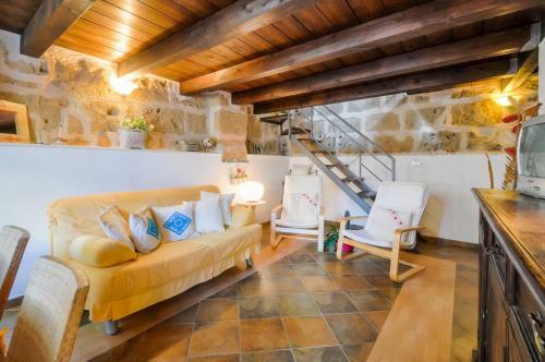 Apartamento Emerald, Stylish Home! In Centro, Tranquillo, 100 Metri Al Mare! Alghero