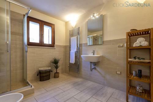 Villa Verde Con Piscina Indipendente Con 5 Camere E 4 Bagni