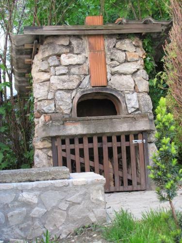Hostal The House Apartments & Guest Rooms
