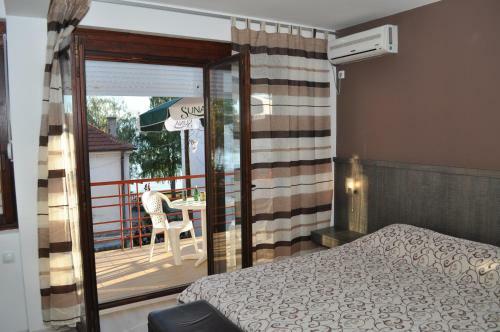 Hostal Villa White Lake