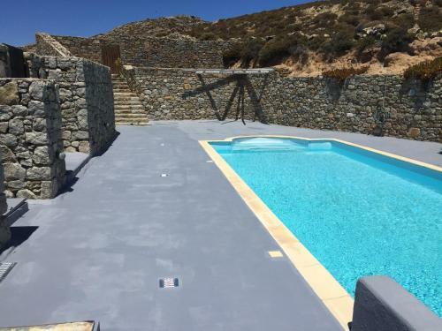 Beautiful Villa In Mykonos With Shared Swimming Pool