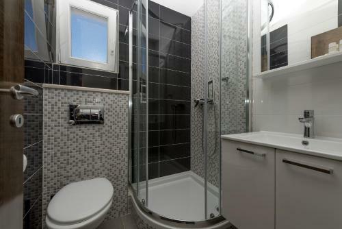 Bilin San Apartments