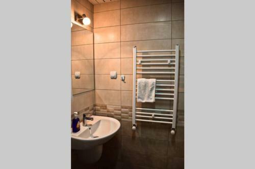 Apartamento New Studio/comfy/near Bus Station