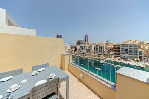 Apartamento Amazing Seaviews St Julians Seafront Penthouse