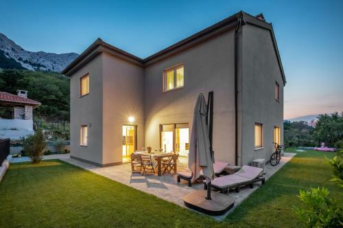 Tarari Luxury Apartment