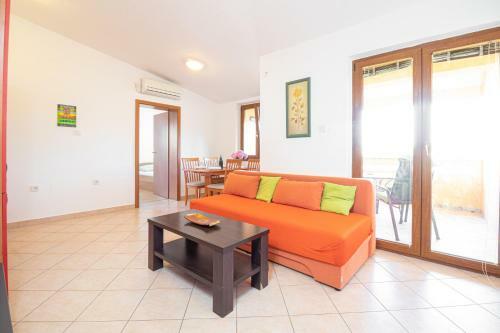 Apartments Dujmovic With Terrace