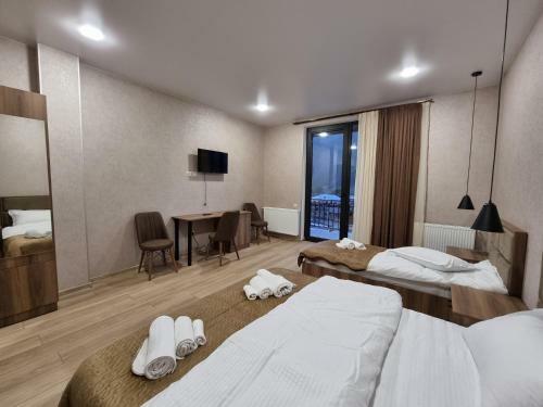 Hotel Sweet Night
