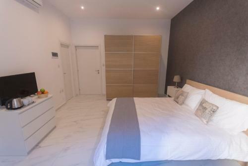 4 Bedroom Apartment Near Sliema Seafront