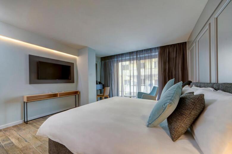 Land's End, Boutique Hotel