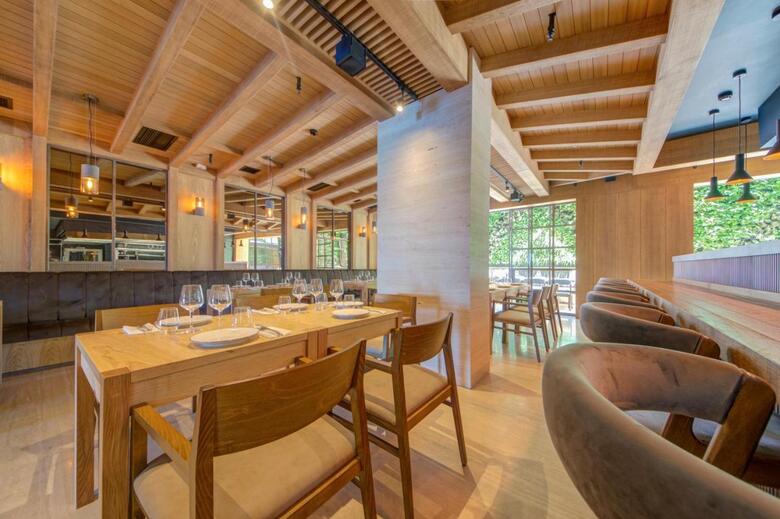 Land's End, Boutique Hotel
