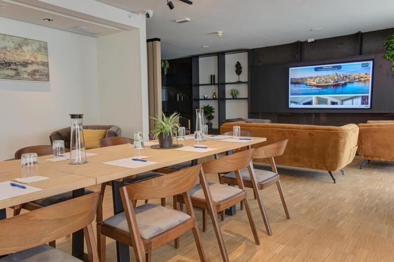 Land's End, Boutique Hotel