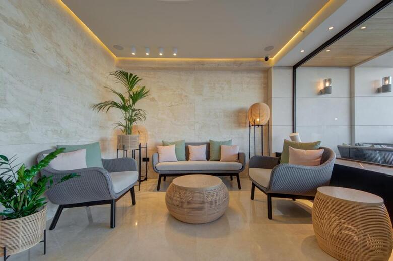 Land's End, Boutique Hotel