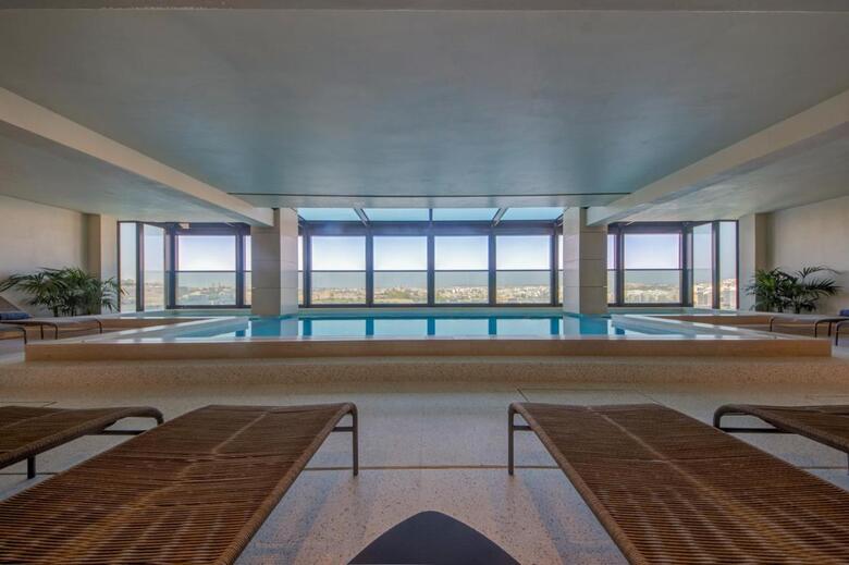 Land's End, Boutique Hotel