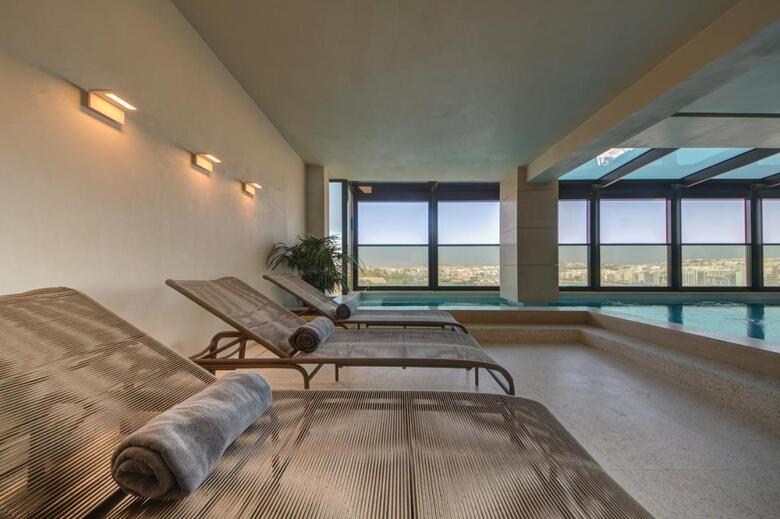 Land's End, Boutique Hotel