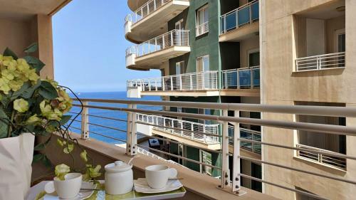 Luxury Apartment With Pool And Terrace, Top Location