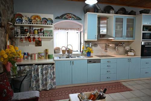 Kalavrita Winter Retreat - Homely Spacious Chalet