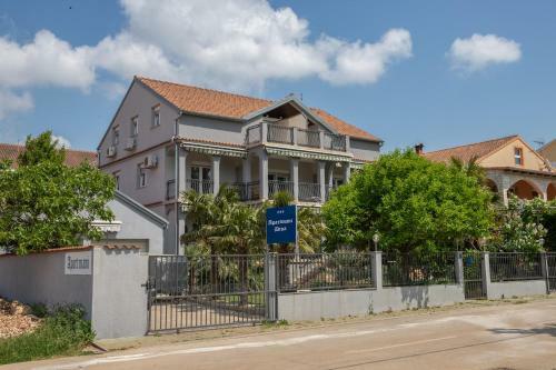 Apartmani Dina