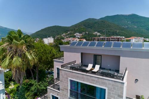 Moderna Luxury Apartments With Heated Pool
