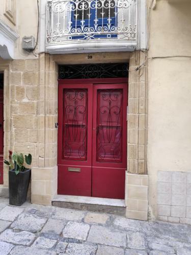 Central 2 Bedroom Apartment In Valletta