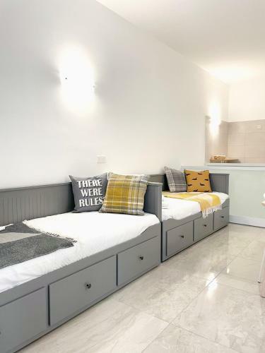 Ground Floor Central Valletta Home With Own Entrance