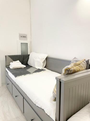 Ground Floor Central Valletta Home With Own Entrance