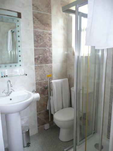 Hostal Avenue Park Guest House
