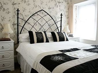 Hostal Trelawney Hotel - Guest House