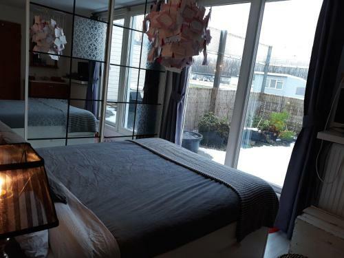 Bed & Breakfast The Rooms Upstairs & Downstairs