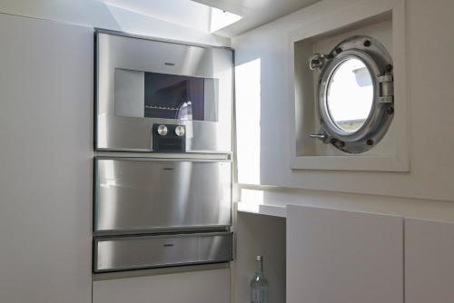 Luxurious 110m� 3br Houseboat In Amsterdam Centre!