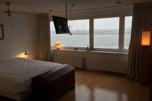 Luxury Water Apartment Amsterdam