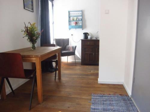 Bed & Breakfast Private Studio Room In De Pijp
