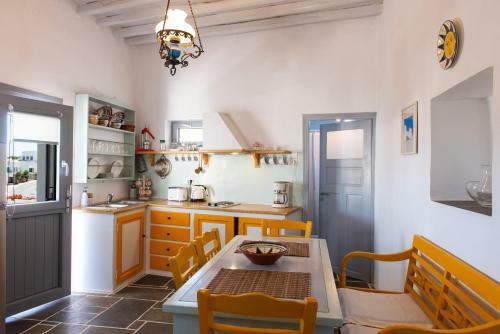 Dora's Traditional Houses