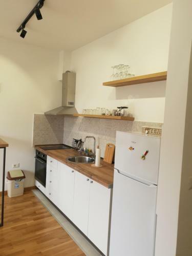Gina And Nia Apartments