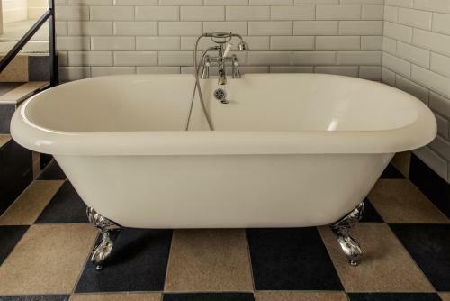 Hotel The Lodges At Ballykealey