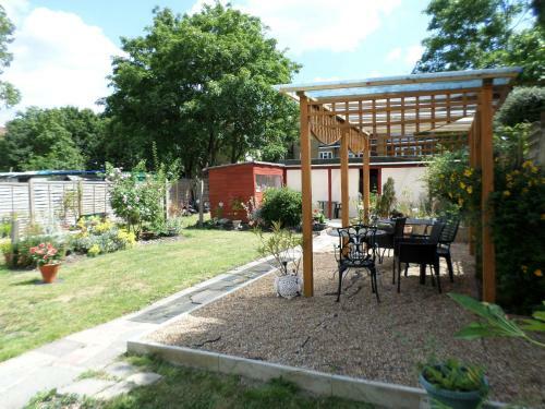 Hostal Atini Guest House