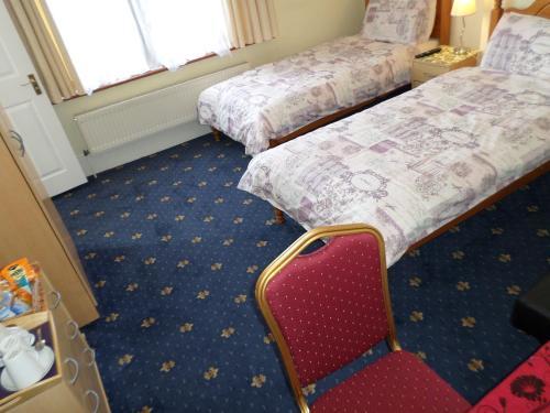Hostal Atini Guest House