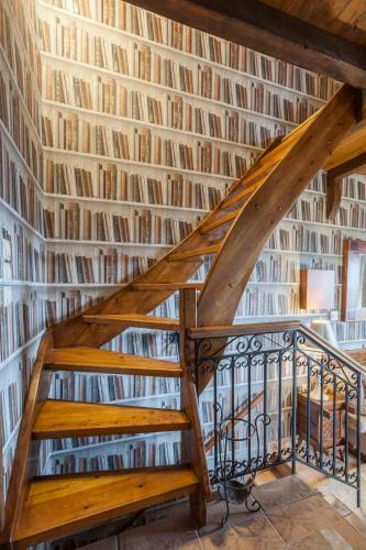 Rock Dandy Deluxe Chalet