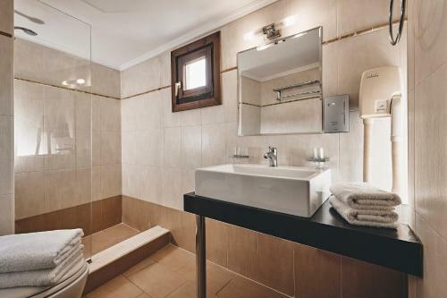 Hostal Nostos Suites By White Hills