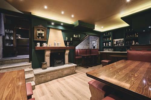 Hostal Nostos Suites By White Hills