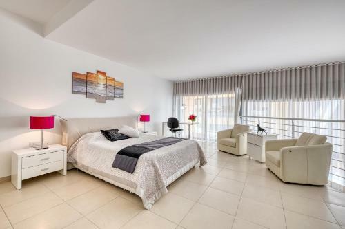 Duplex Luxury Apartment In Portomaso With Pool