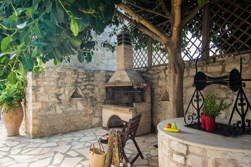 Sarris Villa, A Country Side Villa!