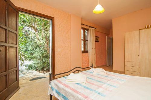 Sarris Villa, A Country Side Villa!