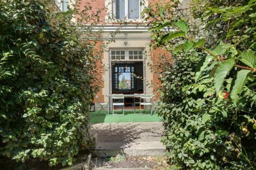 La Maison Au Pied Du Ch�teau