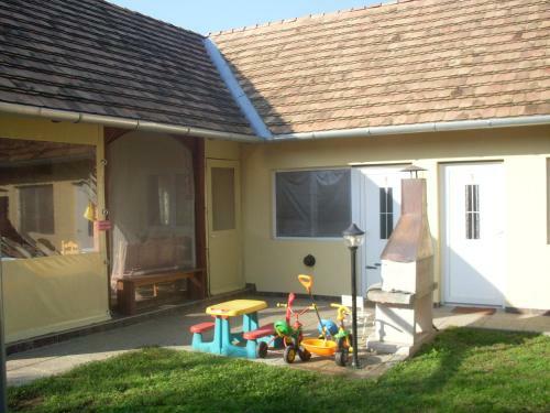 Cserke Gy�ngye Apartman