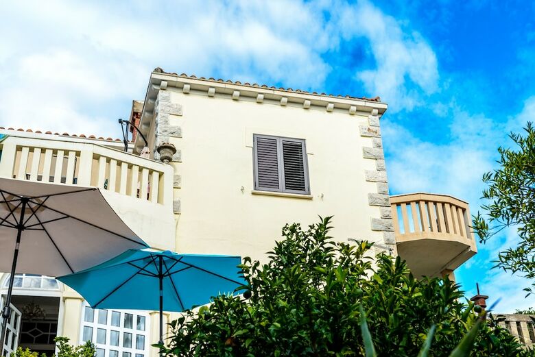 Apartments Garden Beach Superior