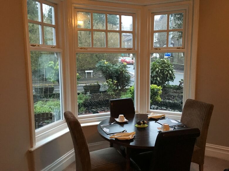 Hostal Holly-wood Guest House