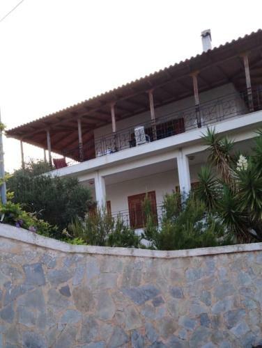 Beautiful Villa By The Sea