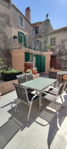Luxury Apartment - Old Soul With A New Heart