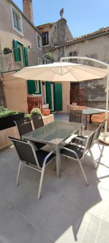 Luxury Apartment - Old Soul With A New Heart
