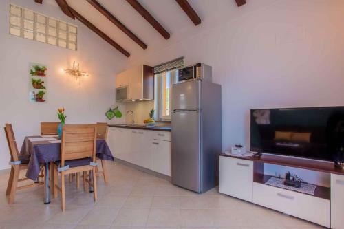 Apartments In Cres - Insel Cres 41852